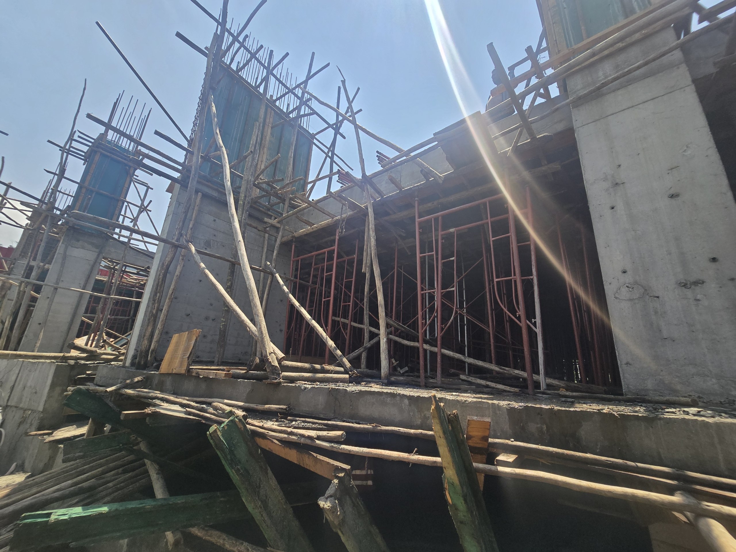 HIBR Apartment Association concrete structure and scaffolding